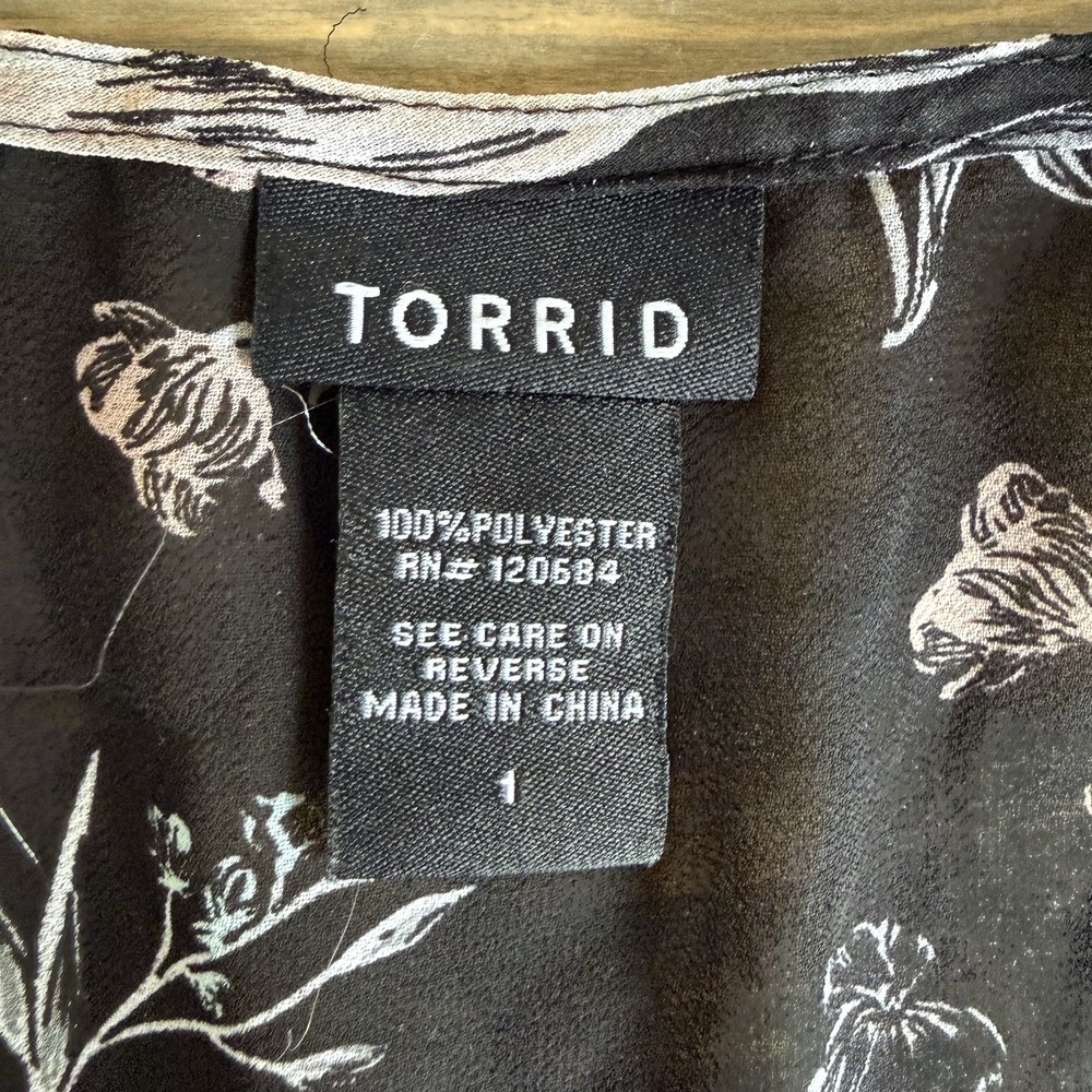 Torrid Womens 1‎ Floral Sheer V-Neck Button Up Chiffon Short Sleeve Blouse Top - Picture 6 of 8